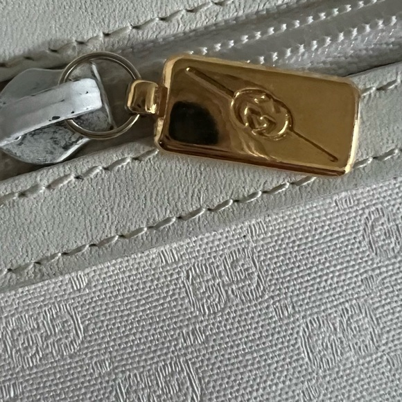AUTHENTIC VINTAGE GUCCI WHITE ON WHITE WITH GOLD ZIPPER VINTAGE CONDITION - Picture 6 of 13